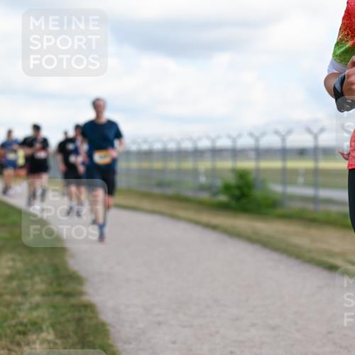 14.09.2025 - Airport Race Dr. Thomas Lammeyer http://msf.ph/oto/8877037 14.09.2025 12:22:10 Laufen 42, 647 meine-sportfotos.de