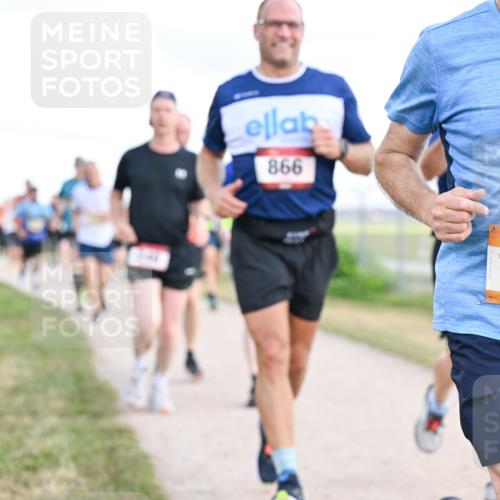 14.09.2025 - Airport Race Dr. Thomas Lammeyer http://msf.ph/oto/8877114 14.09.2025 12:22:24 Laufen 866, 42, 1666 meine-sportfotos.de