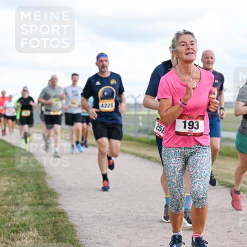 14.09.2025 - Airport Race Dr. Thomas Lammeyer http://msf.ph/oto/8877286 14.09.2025 12:22:53 Laufen 4228, 258, 193, 2060 meine-sportfotos.de