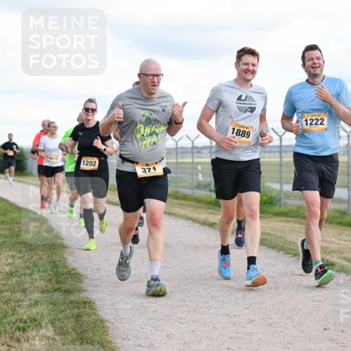 14.09.2025 - Airport Race Dr. Thomas Lammeyer http://msf.ph/oto/8877302 14.09.2025 12:22:56 Laufen 4218, 1889, 1222, 1202, 371 meine-sportfotos.de