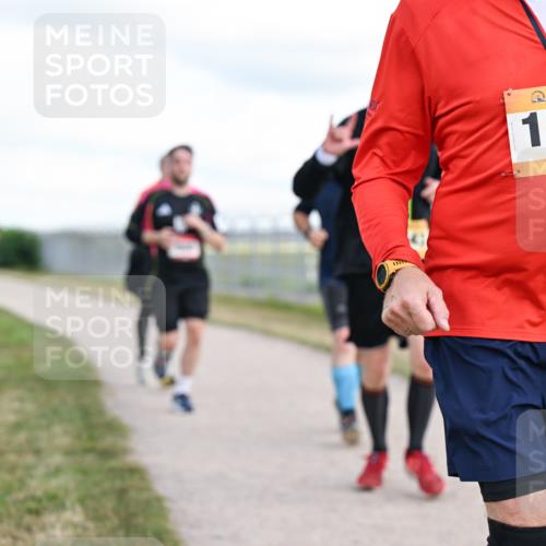 14.09.2025 - Airport Race Dr. Thomas Lammeyer http://msf.ph/oto/8877497 14.09.2025 12:23:29 Laufen 42, 1285 meine-sportfotos.de