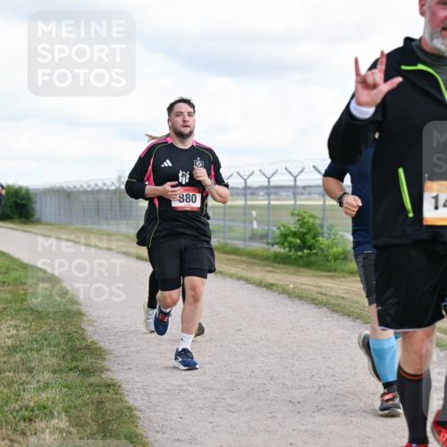 14.09.2025 - Airport Race Dr. Thomas Lammeyer http://msf.ph/oto/8877501 14.09.2025 12:23:30 Laufen 880, 1443 meine-sportfotos.de