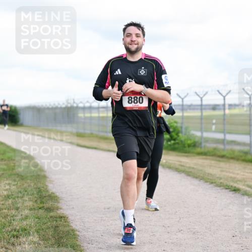 14.09.2025 - Airport Race Dr. Thomas Lammeyer http://msf.ph/oto/8877508 14.09.2025 12:23:31 Laufen 880 meine-sportfotos.de