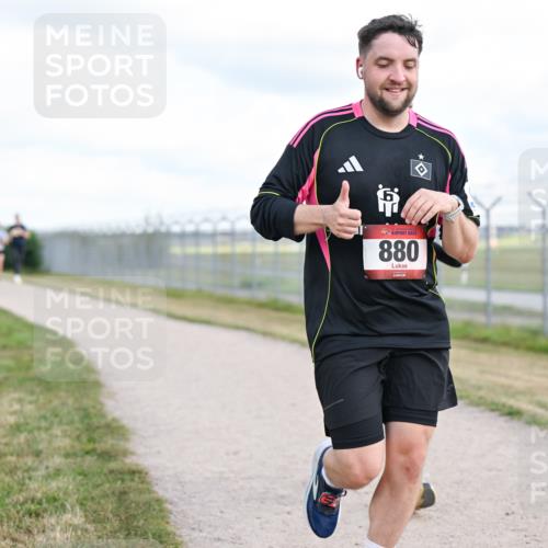 14.09.2025 - Airport Race Dr. Thomas Lammeyer http://msf.ph/oto/8877511 14.09.2025 12:23:32 Laufen 880 meine-sportfotos.de