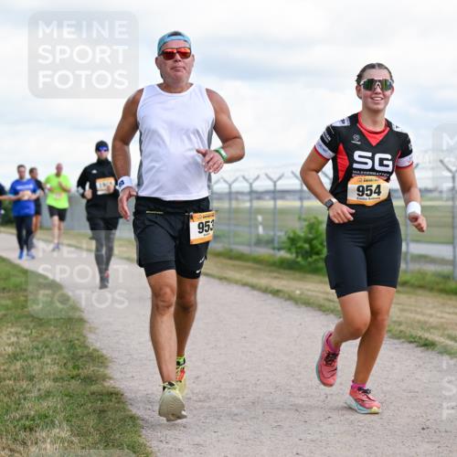 14.09.2025 - Airport Race Dr. Thomas Lammeyer http://msf.ph/oto/8877698 14.09.2025 12:24:07 Laufen 953, 954 meine-sportfotos.de