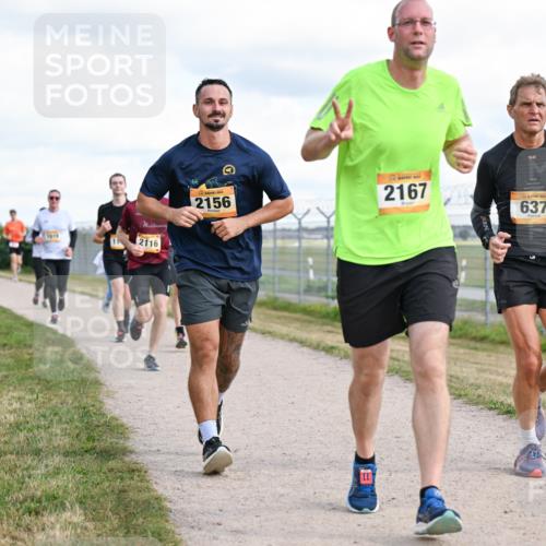 14.09.2025 - Airport Race Dr. Thomas Lammeyer http://msf.ph/oto/8877755 14.09.2025 12:24:16 Laufen 2116, 2156, 2167, 637 meine-sportfotos.de