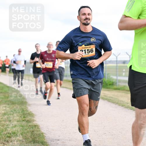 14.09.2025 - Airport Race Dr. Thomas Lammeyer http://msf.ph/oto/8877761 14.09.2025 12:24:16 Laufen 2156, 2167 meine-sportfotos.de