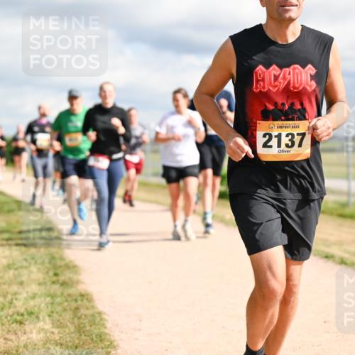 14.09.2025 - Airport Race Dr. Thomas Lammeyer http://msf.ph/oto/8877986 14.09.2025 12:24:58 Laufen 42, 2137 meine-sportfotos.de