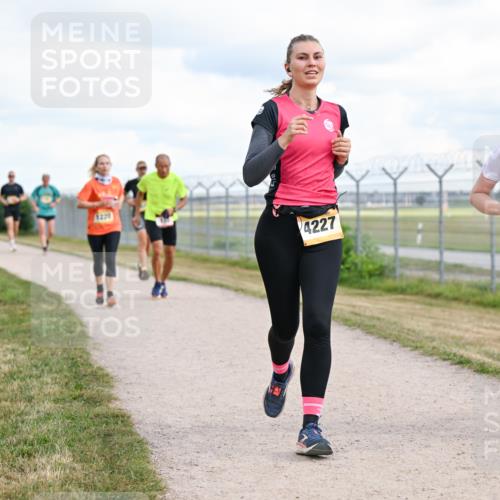 14.09.2025 - Airport Race Dr. Thomas Lammeyer http://msf.ph/oto/8878702 14.09.2025 12:26:45 Laufen 4227, 90, 4107 meine-sportfotos.de