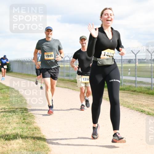 14.09.2025 - Airport Race Dr. Thomas Lammeyer http://msf.ph/oto/8878796 14.09.2025 12:26:58 Laufen 1945, 1310, 1480 meine-sportfotos.de