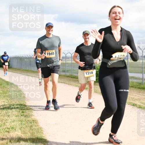 14.09.2025 - Airport Race Dr. Thomas Lammeyer http://msf.ph/oto/8878799 14.09.2025 12:26:58 Laufen 1945, 1310, 480 meine-sportfotos.de