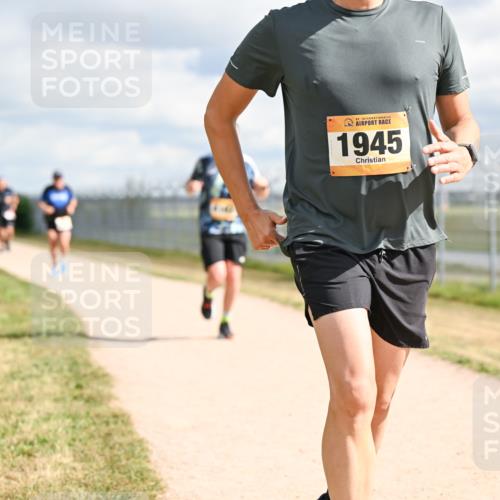14.09.2025 - Airport Race Dr. Thomas Lammeyer http://msf.ph/oto/8878819 14.09.2025 12:27:00 Laufen 42, 1945 meine-sportfotos.de