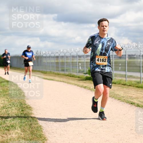 14.09.2025 - Airport Race Dr. Thomas Lammeyer http://msf.ph/oto/8878831 14.09.2025 12:27:02 Laufen 4162 meine-sportfotos.de