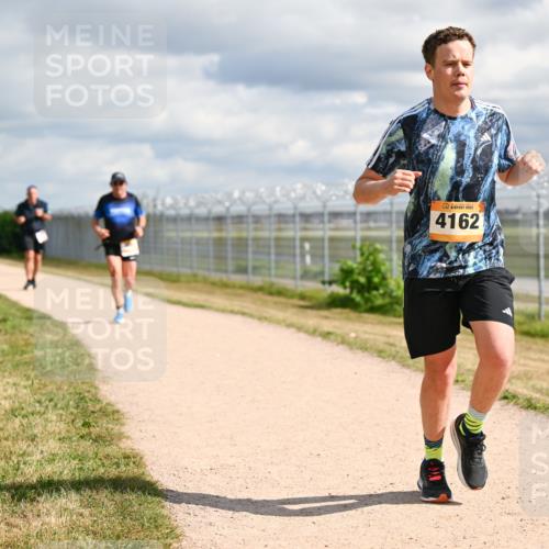 14.09.2025 - Airport Race Dr. Thomas Lammeyer http://msf.ph/oto/8878834 14.09.2025 12:27:02 Laufen 4162 meine-sportfotos.de