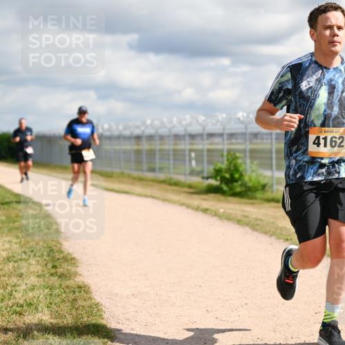 14.09.2025 - Airport Race Dr. Thomas Lammeyer http://msf.ph/oto/8878838 14.09.2025 12:27:02 Laufen 4162 meine-sportfotos.de