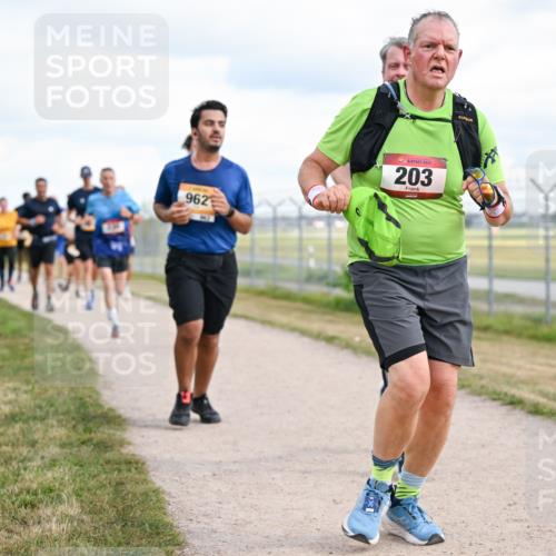 14.09.2025 - Airport Race Dr. Thomas Lammeyer http://msf.ph/oto/8878956 14.09.2025 12:27:27 Laufen 962, 203 meine-sportfotos.de