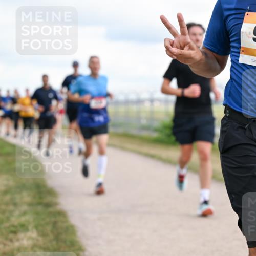 14.09.2025 - Airport Race Dr. Thomas Lammeyer http://msf.ph/oto/8878976 14.09.2025 12:27:30 Laufen 42, 962, 962 meine-sportfotos.de