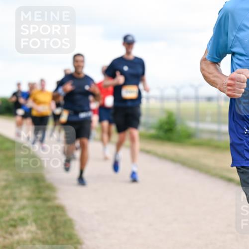 14.09.2025 - Airport Race Dr. Thomas Lammeyer http://msf.ph/oto/8878994 14.09.2025 12:27:32 Laufen 42, 230 meine-sportfotos.de