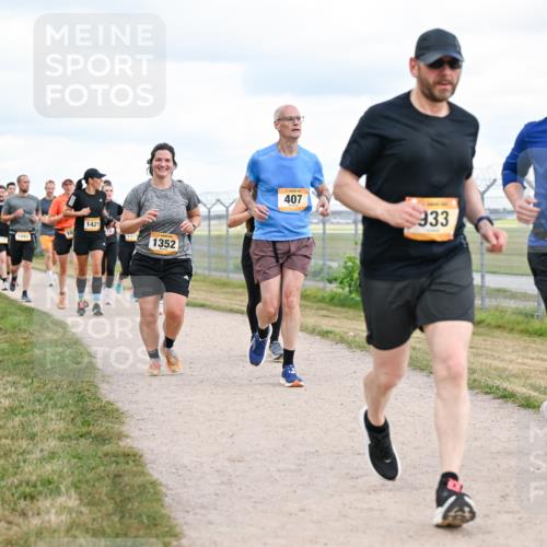 14.09.2025 - Airport Race Dr. Thomas Lammeyer http://msf.ph/oto/8879419 14.09.2025 12:28:37 Laufen 1092, 1421, 1352, 407, 933, 4185 meine-sportfotos.de