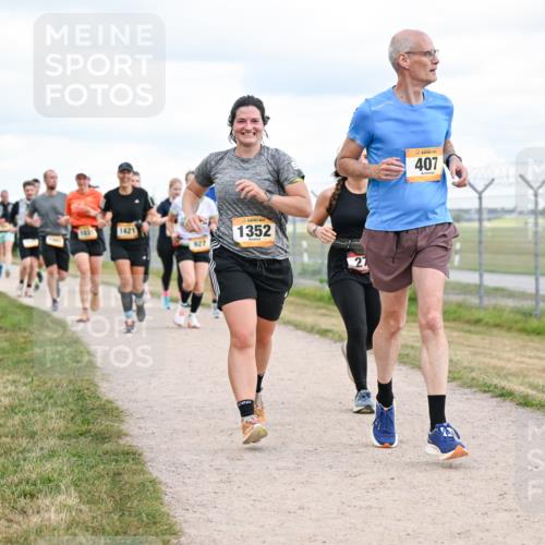 14.09.2025 - Airport Race Dr. Thomas Lammeyer http://msf.ph/oto/8879432 14.09.2025 12:28:39 Laufen 1421, 927, 1352, 27, 407 meine-sportfotos.de