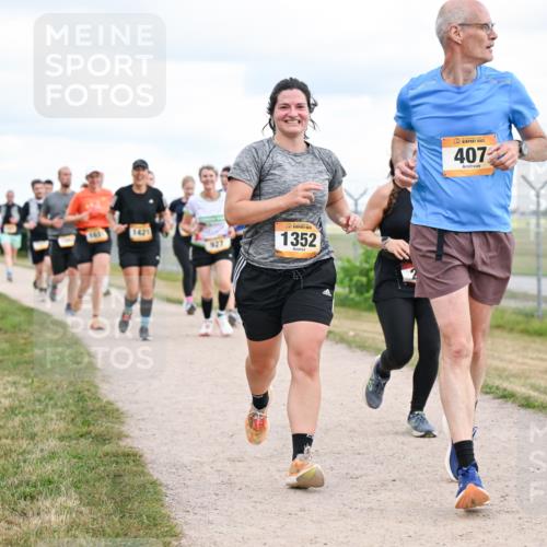 14.09.2025 - Airport Race Dr. Thomas Lammeyer http://msf.ph/oto/8879437 14.09.2025 12:28:39 Laufen 927, 1352, 407 meine-sportfotos.de