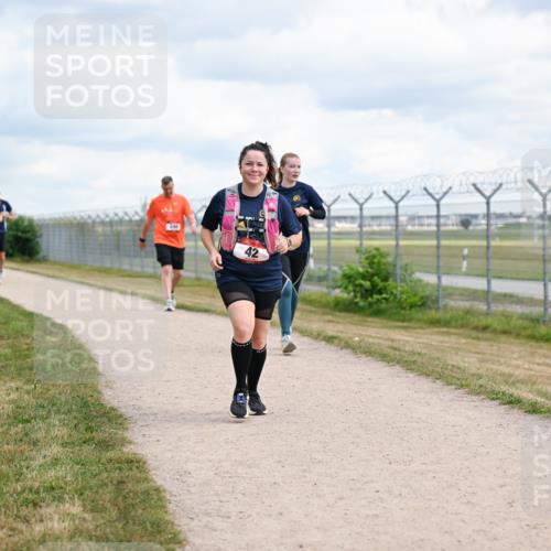 14.09.2025 - Airport Race Dr. Thomas Lammeyer http://msf.ph/oto/8880752 14.09.2025 12:31:25 Laufen 344, 42, 142 meine-sportfotos.de