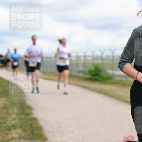14.09.2025 - Airport Race Dr. Thomas Lammeyer http://msf.ph/oto/8881199 14.09.2025 12:32:26 Laufen 42, 1273 meine-sportfotos.de