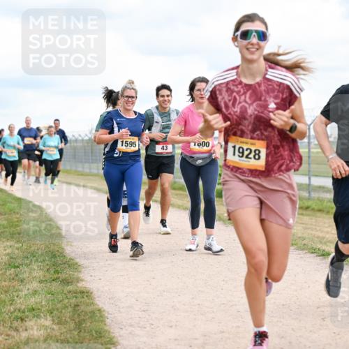 14.09.2025 - Airport Race Dr. Thomas Lammeyer http://msf.ph/oto/8881305 14.09.2025 12:32:41 Laufen 20, 120, 1595, 00, 9, 43, 1928 meine-sportfotos.de