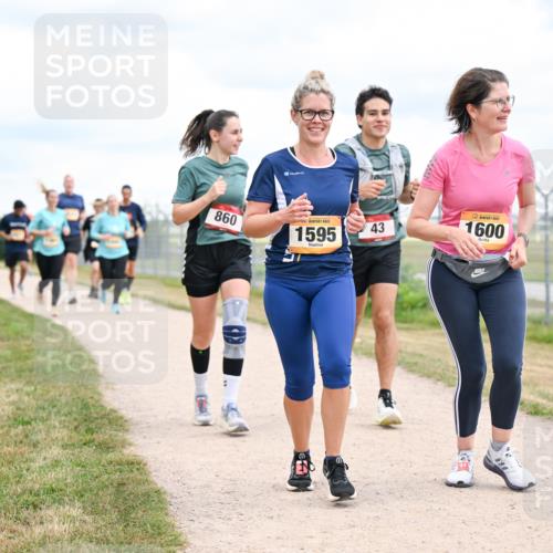 14.09.2025 - Airport Race Dr. Thomas Lammeyer http://msf.ph/oto/8881317 14.09.2025 12:32:42 Laufen 860, 1595, 43, 1600, 0 meine-sportfotos.de