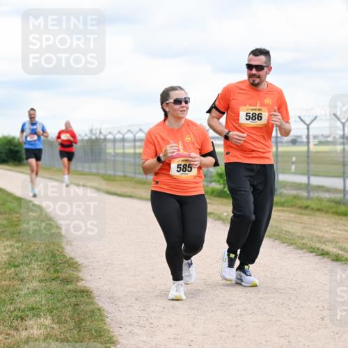 14.09.2025 - Airport Race Dr. Thomas Lammeyer http://msf.ph/oto/8881631 14.09.2025 12:33:34 Laufen 585, 586 meine-sportfotos.de