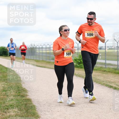 14.09.2025 - Airport Race Dr. Thomas Lammeyer http://msf.ph/oto/8881632 14.09.2025 12:33:34 Laufen 585, 586 meine-sportfotos.de