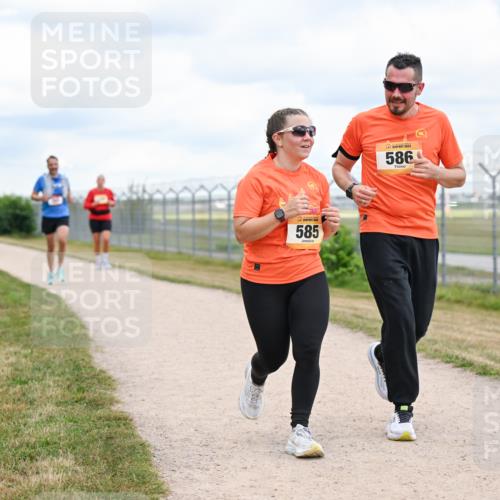 14.09.2025 - Airport Race Dr. Thomas Lammeyer http://msf.ph/oto/8881633 14.09.2025 12:33:34 Laufen 585, 586 meine-sportfotos.de