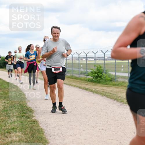 14.09.2025 - Airport Race Dr. Thomas Lammeyer http://msf.ph/oto/8881889 14.09.2025 12:34:12 Laufen 103, 1616, 680, 125 meine-sportfotos.de
