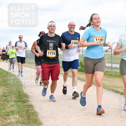 14.09.2025 - Airport Race Dr. Thomas Lammeyer http://msf.ph/oto/8882033 14.09.2025 12:34:30 Laufen 1327, 1778, 1908, 1191, 04 meine-sportfotos.de