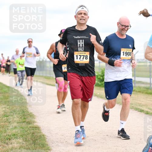 14.09.2025 - Airport Race Dr. Thomas Lammeyer http://msf.ph/oto/8882042 14.09.2025 12:34:30 Laufen 20, 1778, 1908, 1191 meine-sportfotos.de