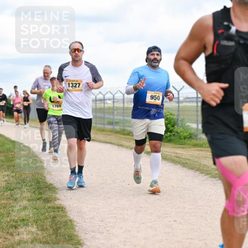 14.09.2025 - Airport Race Dr. Thomas Lammeyer http://msf.ph/oto/8882072 14.09.2025 12:34:33 Laufen 1769, 1327, 950, 2041 meine-sportfotos.de