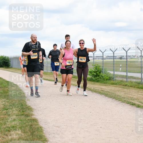 14.09.2025 - Airport Race Dr. Thomas Lammeyer http://msf.ph/oto/8882169 14.09.2025 12:34:41 Laufen 1788, 11, 86, 1677, 1811, 352 meine-sportfotos.de