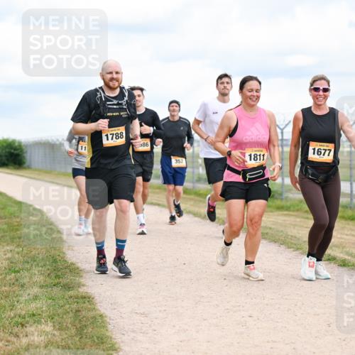 14.09.2025 - Airport Race Dr. Thomas Lammeyer http://msf.ph/oto/8882190 14.09.2025 12:34:42 Laufen 11, 201, 1788, 86, 1677, 1811, 352 meine-sportfotos.de