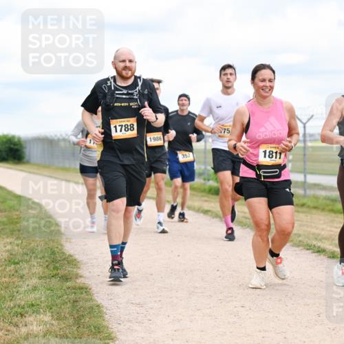 14.09.2025 - Airport Race Dr. Thomas Lammeyer http://msf.ph/oto/8882196 14.09.2025 12:34:43 Laufen 201, 1788, 1986, 352, 75, 1811, 1677 meine-sportfotos.de