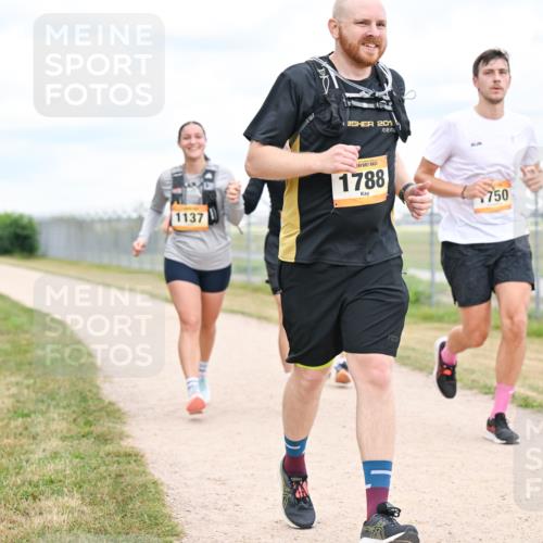 14.09.2025 - Airport Race Dr. Thomas Lammeyer http://msf.ph/oto/8882211 14.09.2025 12:34:44 Laufen 201, 11, 37, 17, 88, 750 meine-sportfotos.de
