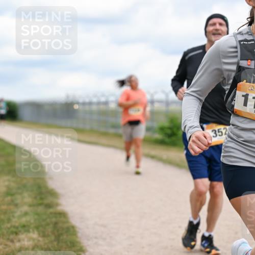 14.09.2025 - Airport Race Dr. Thomas Lammeyer http://msf.ph/oto/8882244 14.09.2025 12:34:46 Laufen 42, 1137, 352 meine-sportfotos.de