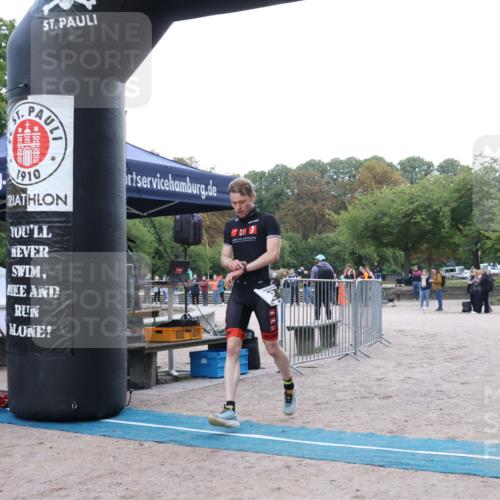 14.09.2025 - Stadtparktriathlon Strokosch-Dieckow http://msf.ph/oto/8882425 14.09.2025 09:48:00 Ziel 352, 367 meine-sportfotos.de