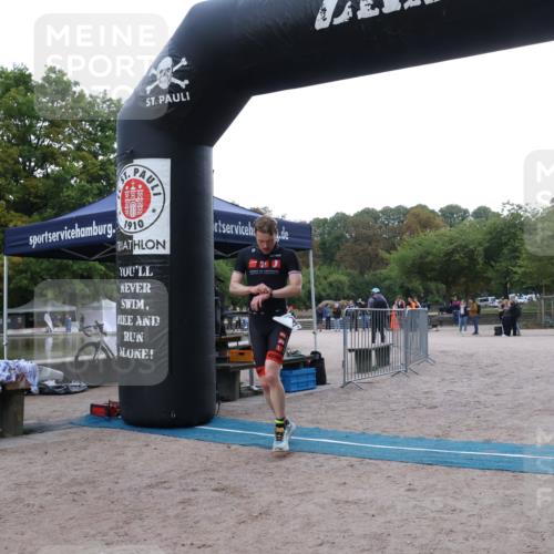 14.09.2025 - Stadtparktriathlon Strokosch-Dieckow http://msf.ph/oto/8882427 14.09.2025 09:48:00 Ziel 352, 367 meine-sportfotos.de