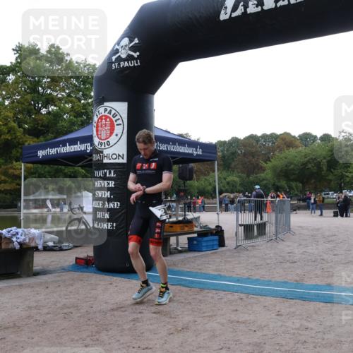 14.09.2025 - Stadtparktriathlon Strokosch-Dieckow http://msf.ph/oto/8882430 14.09.2025 09:48:00 Ziel 352, 367 meine-sportfotos.de