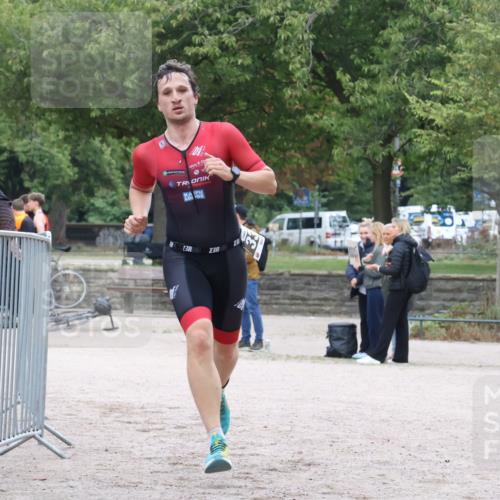 14.09.2025 - Stadtparktriathlon Strokosch-Dieckow http://msf.ph/oto/8882470 14.09.2025 09:48:30 Ziel 333, 375 meine-sportfotos.de