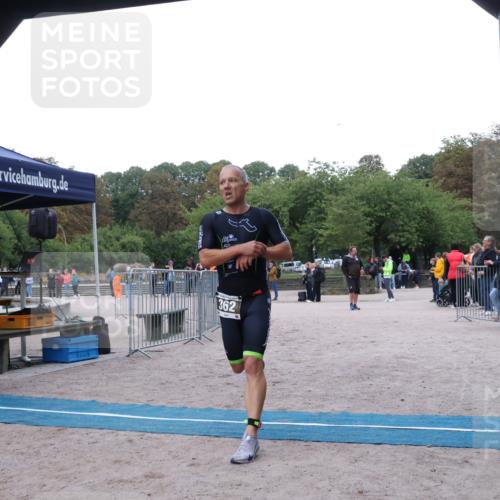 14.09.2025 - Stadtparktriathlon Strokosch-Dieckow http://msf.ph/oto/8882559 14.09.2025 09:49:23 Ziel 362, 451 meine-sportfotos.de