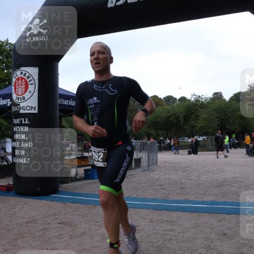 14.09.2025 - Stadtparktriathlon Strokosch-Dieckow http://msf.ph/oto/8882565 14.09.2025 09:49:24 Ziel 362, 451 meine-sportfotos.de