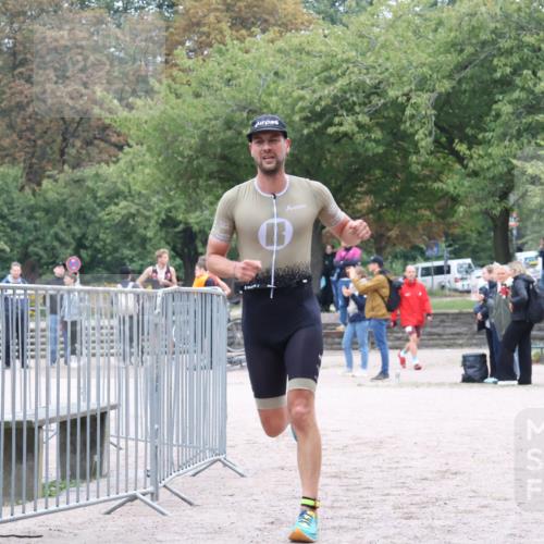 14.09.2025 - Stadtparktriathlon Strokosch-Dieckow http://msf.ph/oto/8882588 14.09.2025 09:49:53 Ziel 337 meine-sportfotos.de