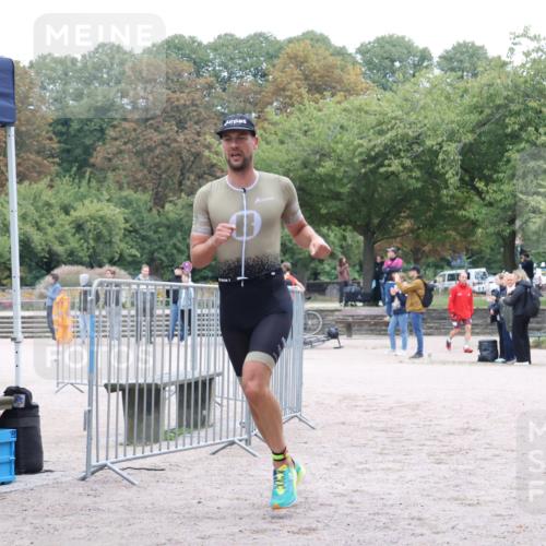 14.09.2025 - Stadtparktriathlon Strokosch-Dieckow http://msf.ph/oto/8882590 14.09.2025 09:49:54 Ziel 337 meine-sportfotos.de