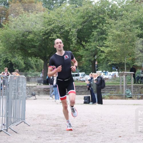 14.09.2025 - Stadtparktriathlon Strokosch-Dieckow http://msf.ph/oto/8882617 14.09.2025 09:50:09 Ziel 372 meine-sportfotos.de